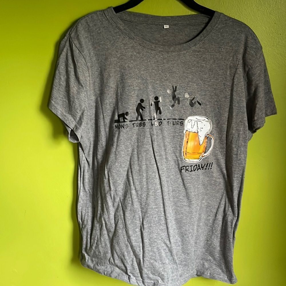 NWOT Source Unknown Gray Beer Weekend Tee Shirt Size L